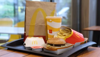 Místo cheeseburgeru prázdný účet: McDonald´s čelí podvodným slevovým kupónům