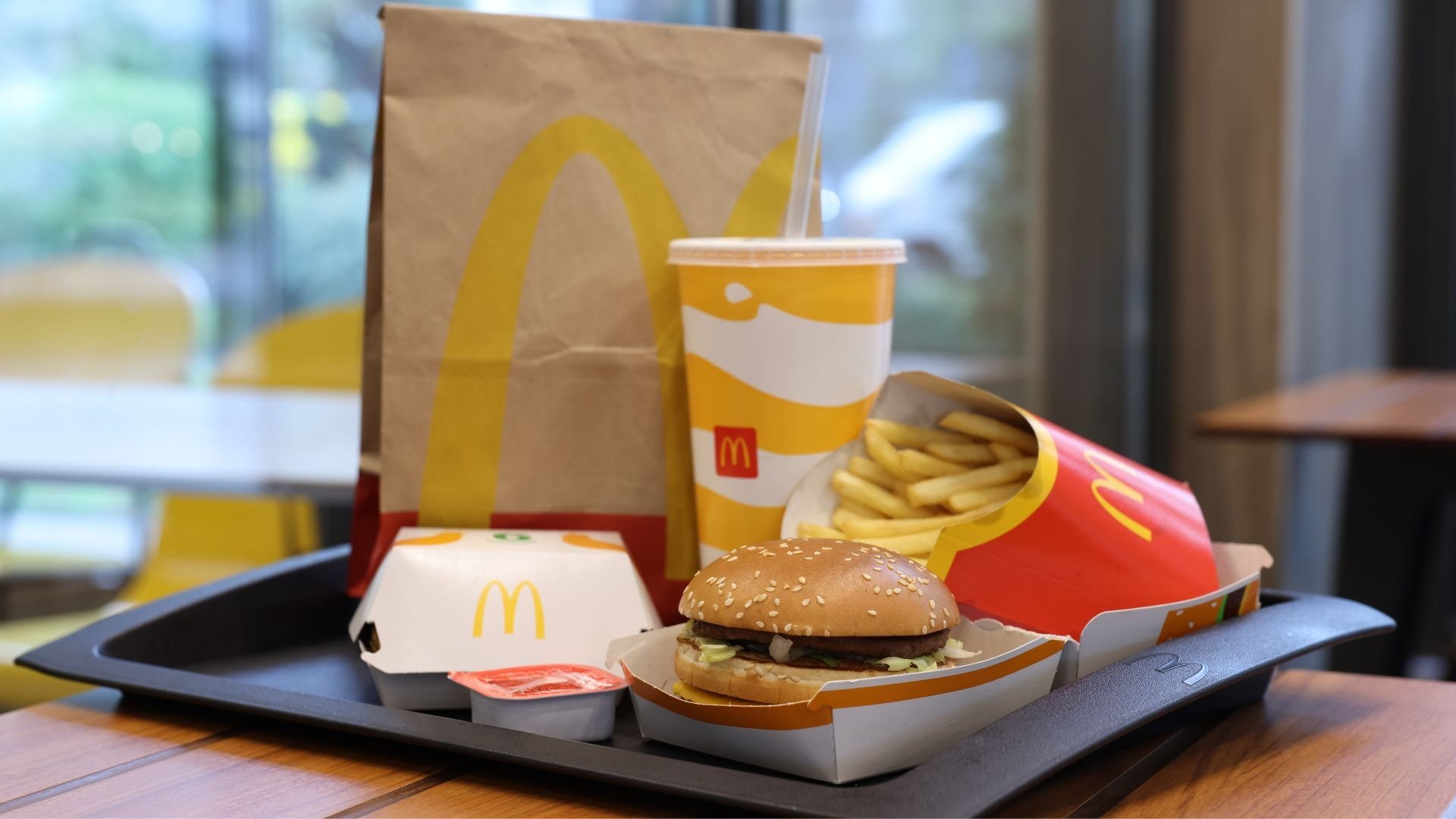 Místo cheeseburgeru prázdný účet: McDonald´s čelí podvodným slevovým kupónům