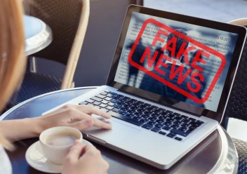Proč uvěříme zabijácké kosatce? Vybudujte si imunitu proti dezinformacím